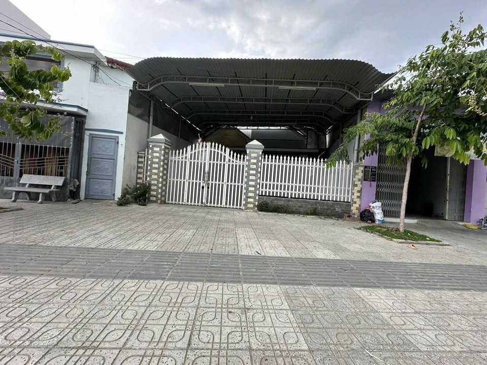 Nhà mặt tiền Tỉnh Lộ 2, Diên Lạc 291m² giá 6.8 tỷ - Vị trí đẹp, sẵn sàng ở ngay!