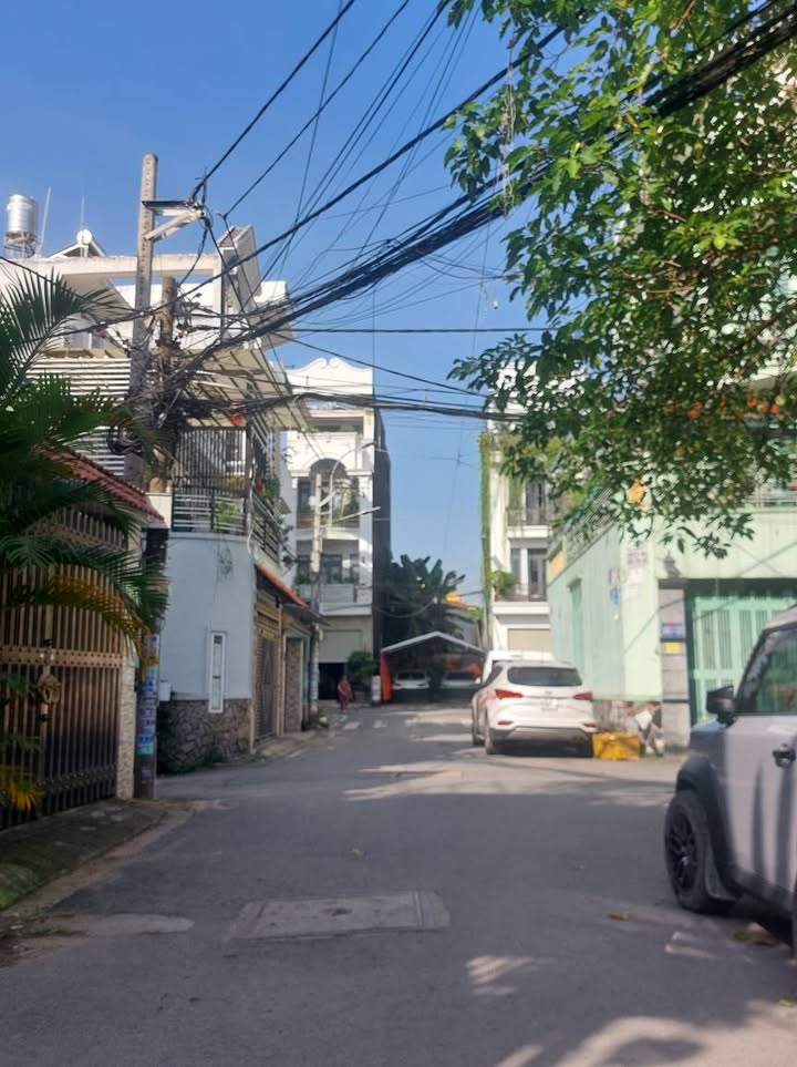 Nhà cấp 4 hẻm nhựa 8m quận Bình Tân 90m² giá 5,59 tỷ - Vị trí đẹp, xây mới ngay!