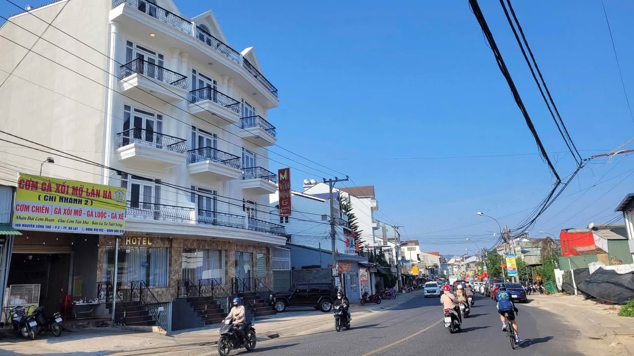 Cho thuê khách sạn mặt tiền Nguyễn Công Trứ Đà Lạt - Giá chỉ từ 35 triệu/tháng