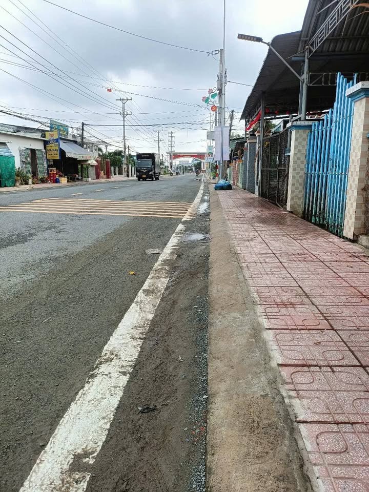 Nhà mặt tiền ĐT835B, Phước Lý, Tây Ninh 187m² giá 4 tỷ - Đầu tư sinh lời ngay!