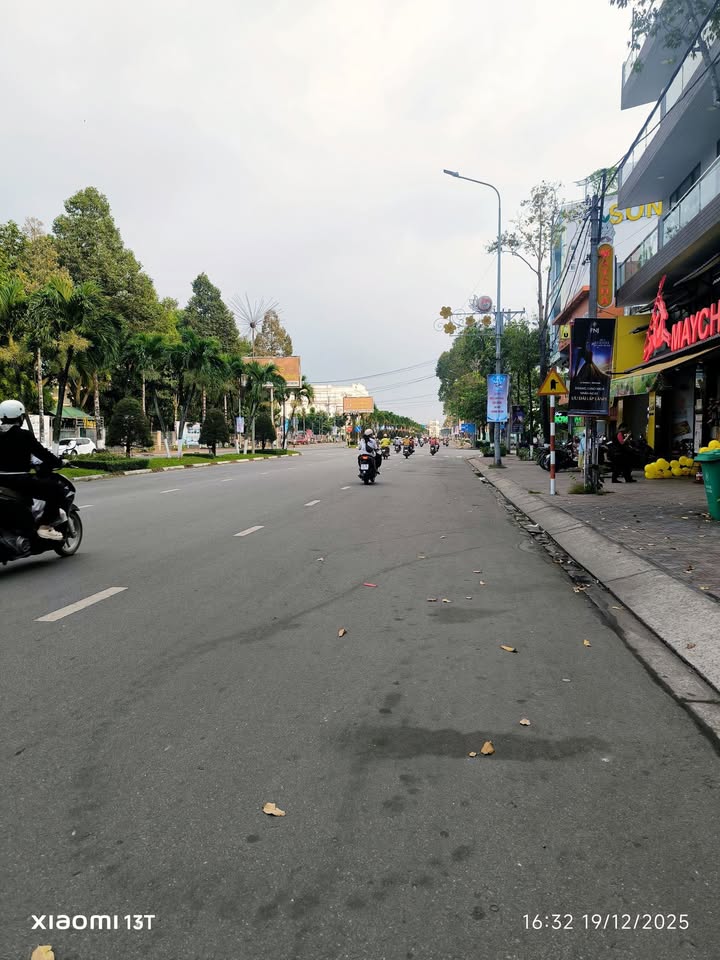 Nhà mặt tiền đường Hùng Vương, Tân An, 49m² giá 9.5 tỷ - Đầu tư sinh lời ngay!