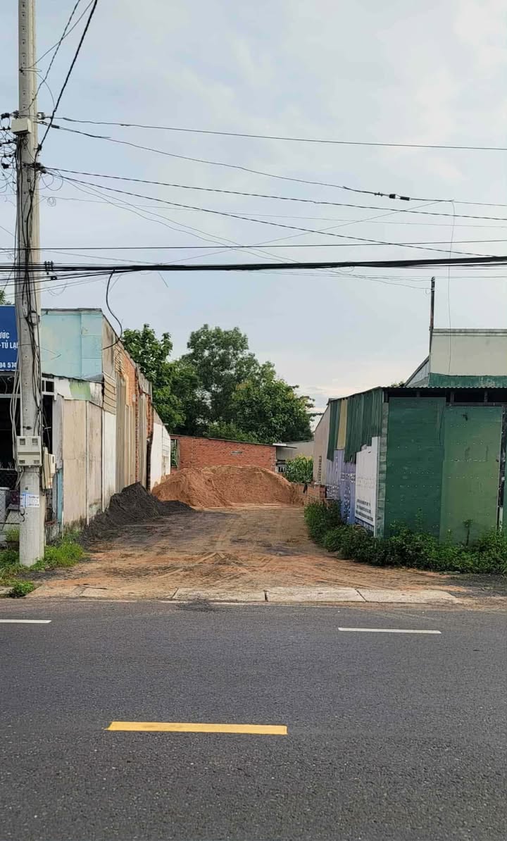 Đất nền mặt tiền 240m² tại xã Gia Canh, 2.25 tỷ - Đầu tư sinh lời ngay!