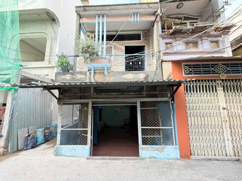 Nhà hẻm xe hơi đường Hậu Giang, Q.6 diện tích 56m² giá 6.28 tỷ - Tiện xây mới!