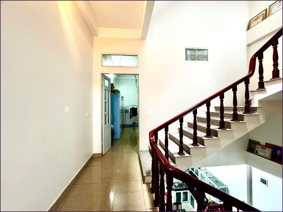 Nhà 3 tầng 73m² Nam Ngạn, Thanh Hóa giá 4 tỷ - Thiết kế tối ưu, hướng Đông Nam!