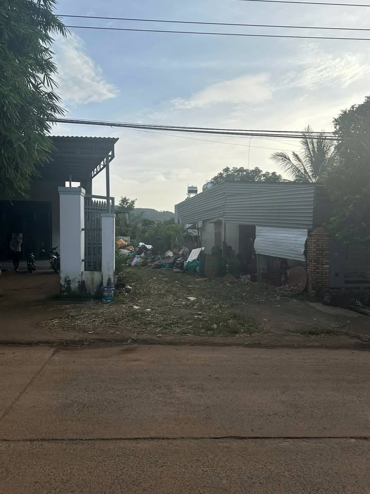 Đất nền mặt tiền phường Cư Êbur, Buôn Ma Thuột 150m² giá 100 tỷ - Cơ hội đầu tư tuyệt vời!