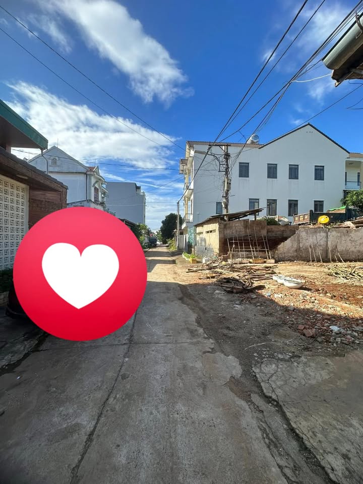 Nhà phố Nguyễn Lương Bằng Buôn Ma Thuột 170m² giá 4.2 tỷ - Giao thông thuận lợi, đầu tư sinh lời!