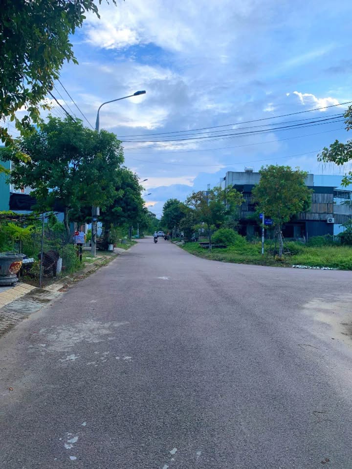 Đất nền KDC TNT Trường Xuân 91m² giá 1.5 tỷ - Vị trí đắc địa, dân cư đông đúc!