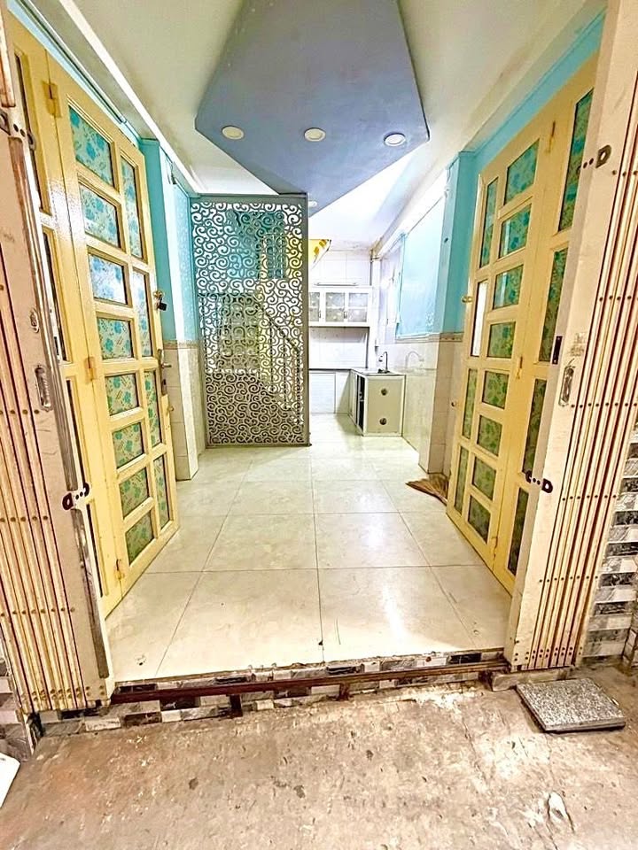 Nhà nhỏ quận 3 - 13m² giá 2.2 tỷ - Sổ hồng chính chủ, khu dân trí cao!