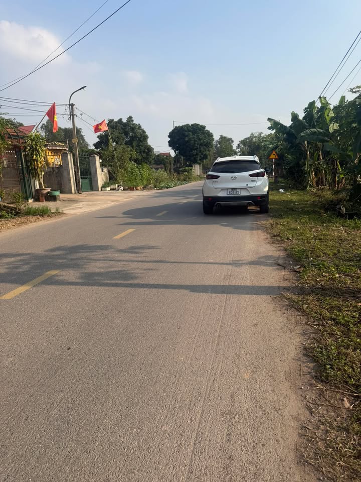 Đất nền mặt tỉnh lộ 299B, thôn Voi, Quỳnh Sơn, Yên Dũng, 100m² - Vị trí thuận lợi, dân cư đông đúc!