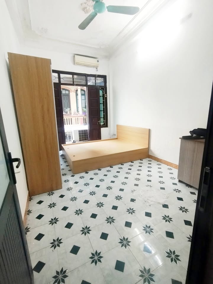 Phòng cho thuê tại 79 Dương Quảng Hàm, Cầu Giấy, 20m² giá 3 triệu - Full nội thất tiện nghi!