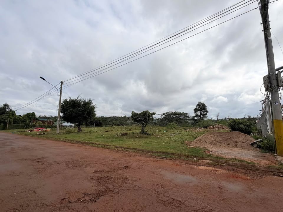 Bán đất mặt tiền Phạm Văn Đồng 2400m² giá 22.8 tỷ - View hồ sinh thái tuyệt đẹp!