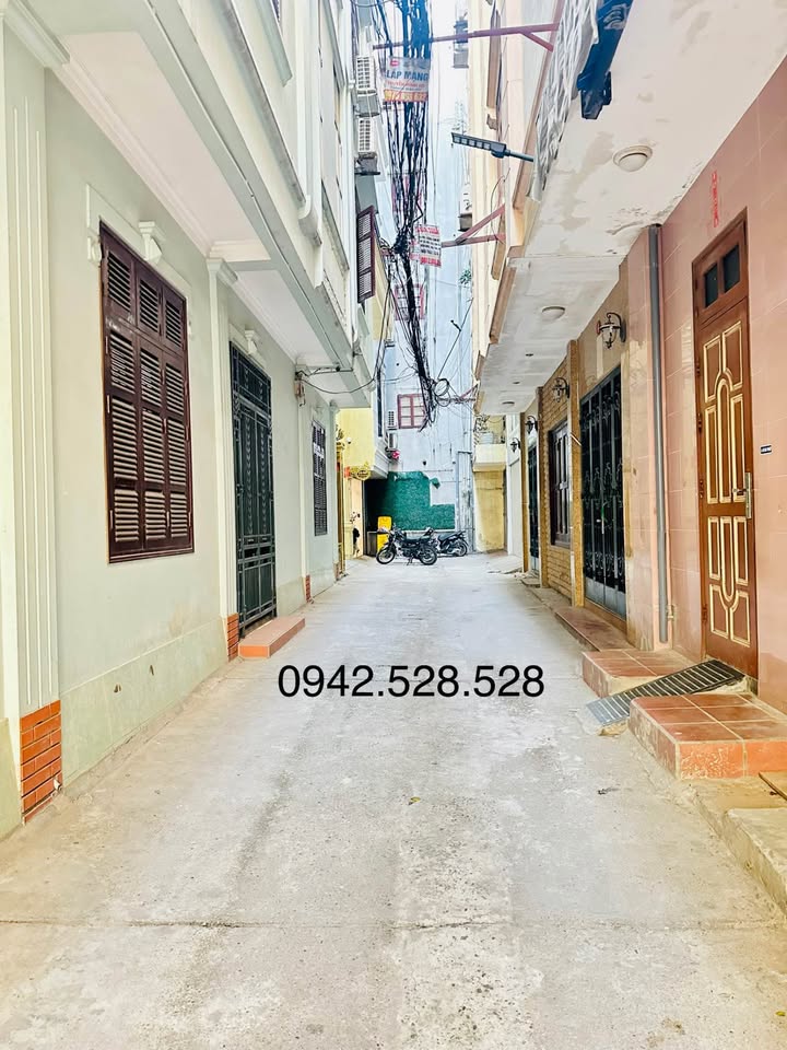 Căn hộ CCMN tại ngõ 8 Võng Thị, 60m² giá 15 tỷ - Dòng tiền ổn định 1,2 tỷ/năm!