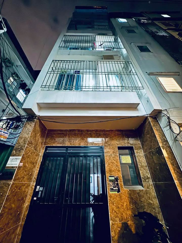 Nhà 6 tầng mặt tiền 5.4m tại Nguyễn Trãi 13.5 tỷ - Dòng tiền ổn định, cho thuê tốt!