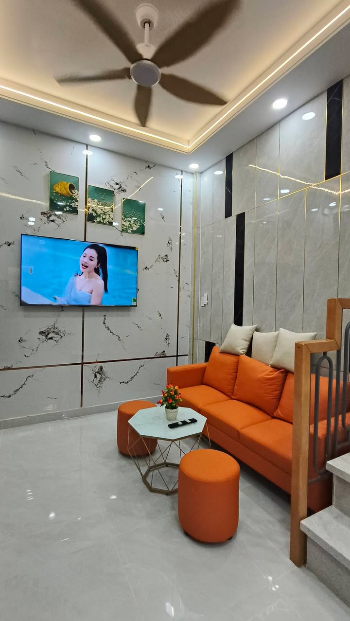 Nhà bán Gò Vấp 20m² giá 2.65 tỷ - Full nội thất, hướng Đông