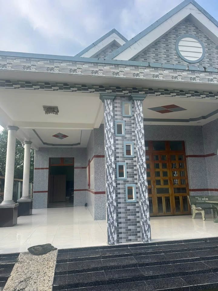 Nhà bán Phước Lý, Cần Giuộc 300m² giá chỉ 2.5 tỷ - Cơ hội không thể bỏ lỡ!