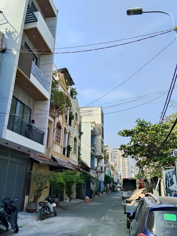 FrontHouse Lâm Văn Bền Q7 62m² giá 16.8 tỷ - Mặt tiền đường sầm uất!