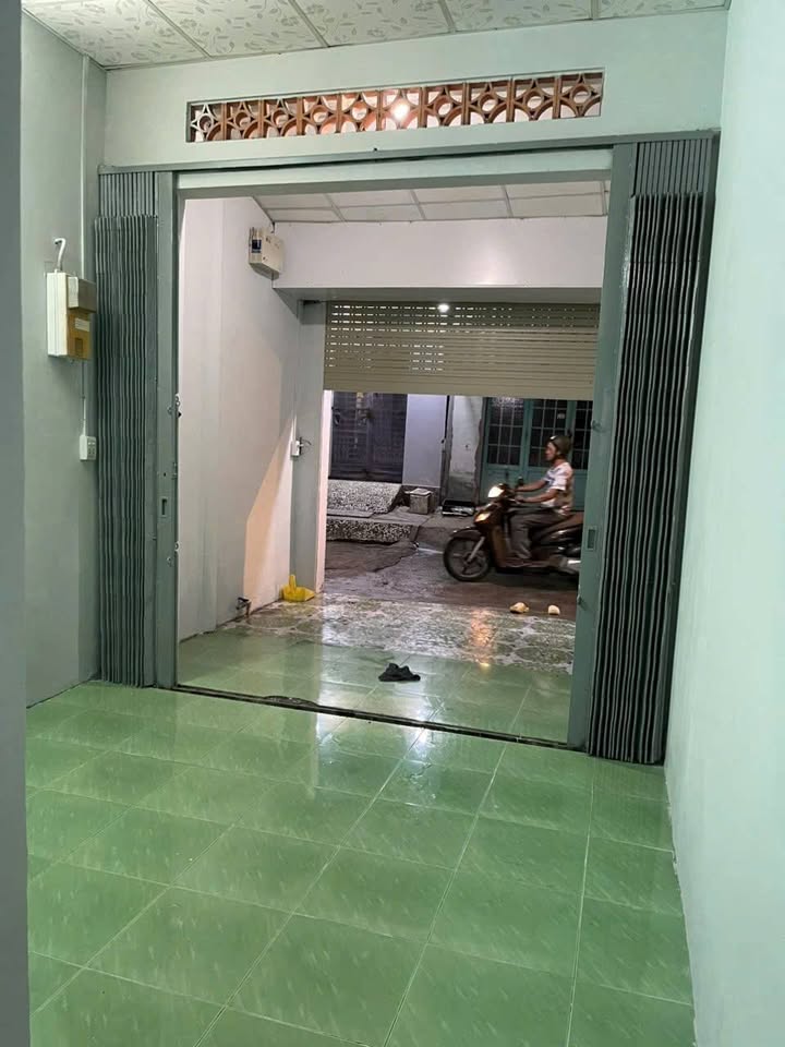 Nhà cấp 4 xã Phong Phú - Bình Chánh 30m² giá 1.3 tỷ - Đường xe tải thoải mái!