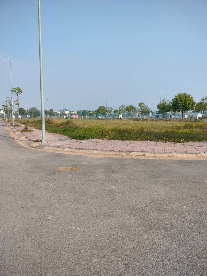 Đất biệt thự KĐT mới Nam Vĩnh Yên 396m² giá 12.5 tỷ - Tiềm năng tăng giá cao!