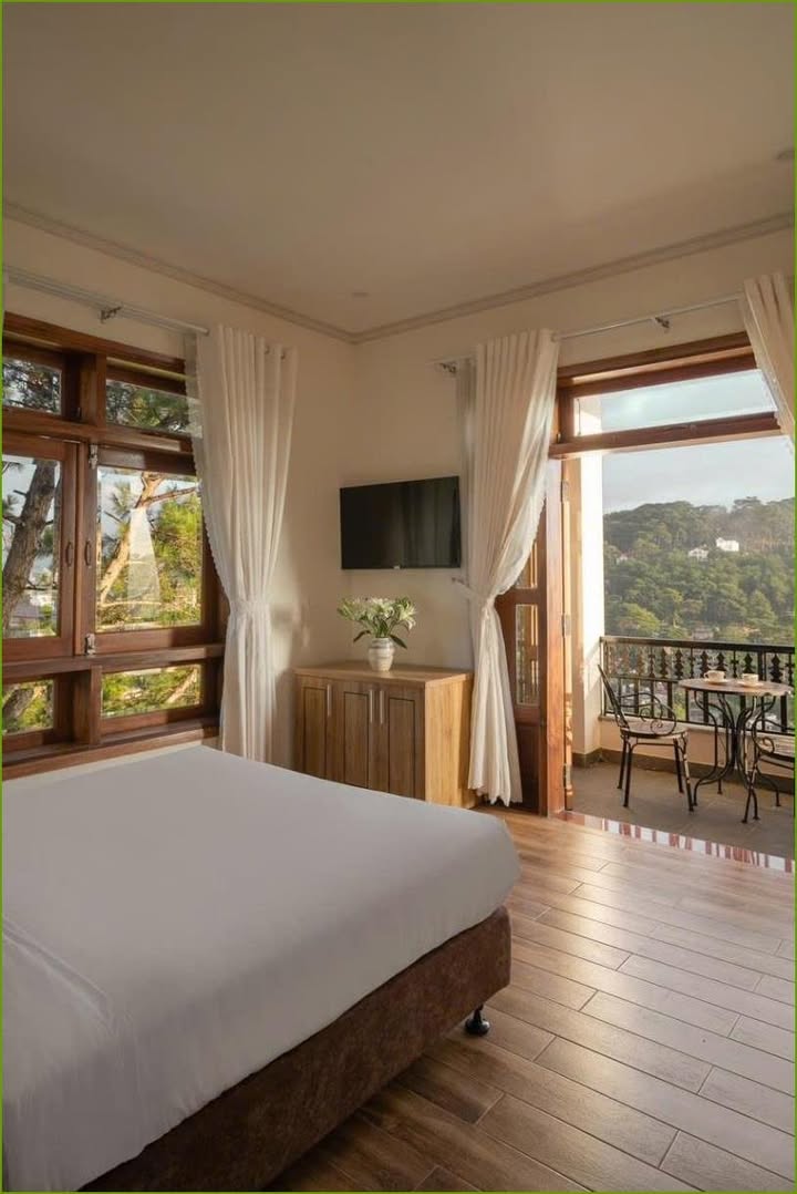 Bán cặp biệt thự Đà Lạt 617m² giá 70 tỷ - View cực đẹp, kinh doanh tốt!