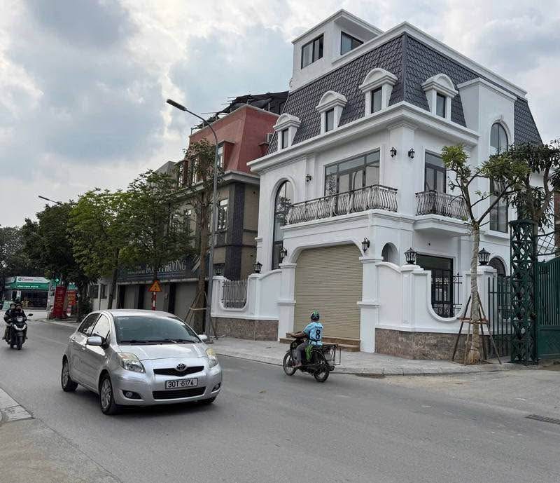 FrontHouse Nam Từ Liêm 206m² giá 65 tỷ - Vị trí đắc địa, kinh doanh thuận lợi!