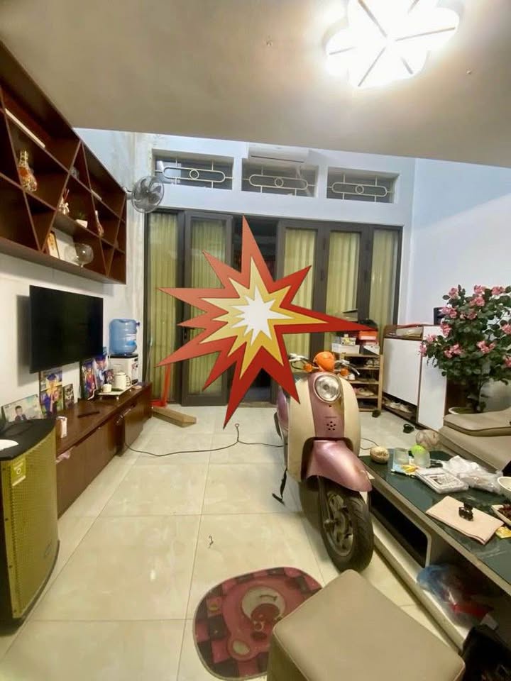 Nhà đẹp Hoàng Hoa Thám, 31m² giá 8 tỷ - Thiết kế tối ưu, ô tô tránh