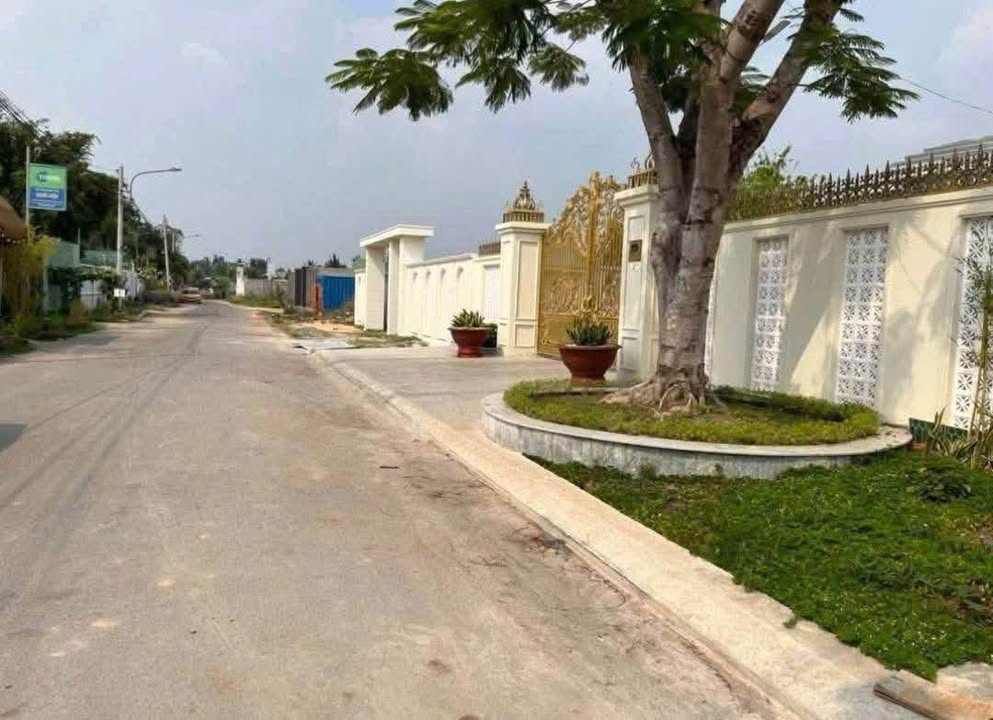 Biệt thự sân vườn Nghĩ Dưỡng Tương Bình Hiệp 1040m² giá 15 tỷ - Vị trí đắc địa gần trung tâm!