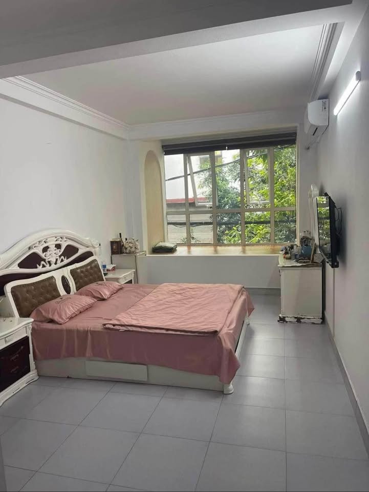 Nhà 5 tầng đường 25/4, phường Bạch Đằng, Hạ Long 50m² giá 6 tỷ - Đường rộng ô tô tránh nhau!