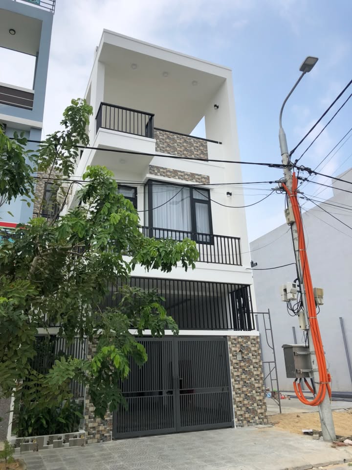 Nhà 3 tầng mặt tiền đường An Dương Vương, Đà Nẵng 100m² - Đầu tư sinh lời đắc địa!