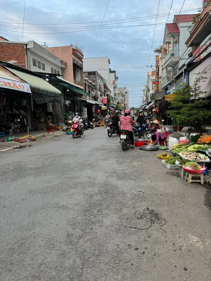 Nhà phố Châu Thành Tiền Giang 48m² giá 1.8 tỷ - Mặt tiền chợ Long Định!
