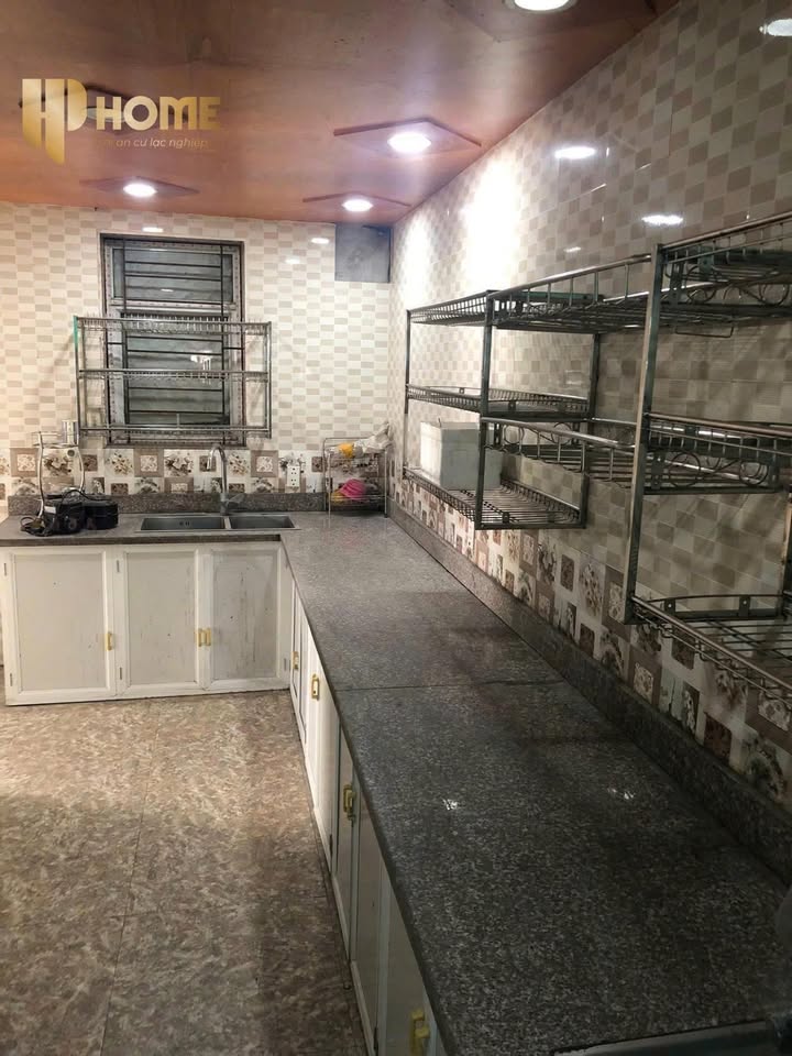 Nhà cho thuê mặt đường Lê Thánh Tông 100m² giá 13 triệu - Phù hợp kinh doanh và ở lại!