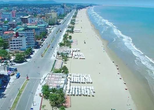 Khách sạn mặt biển Sầm Sơn 700m² giá 160 tỷ - Cơ hội đầu tư hấp dẫn!