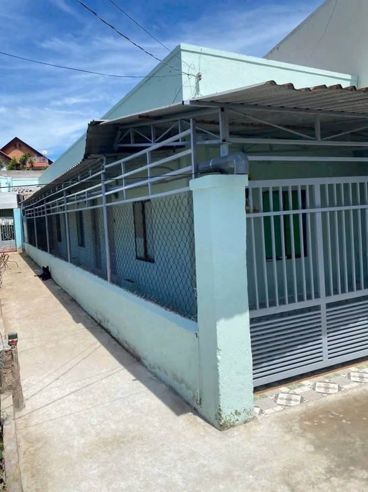 Dãy nhà trọ 200m² Phú Trinh, Phan Thiết giá 2 tỷ - Đầu tư sinh lời ngay!