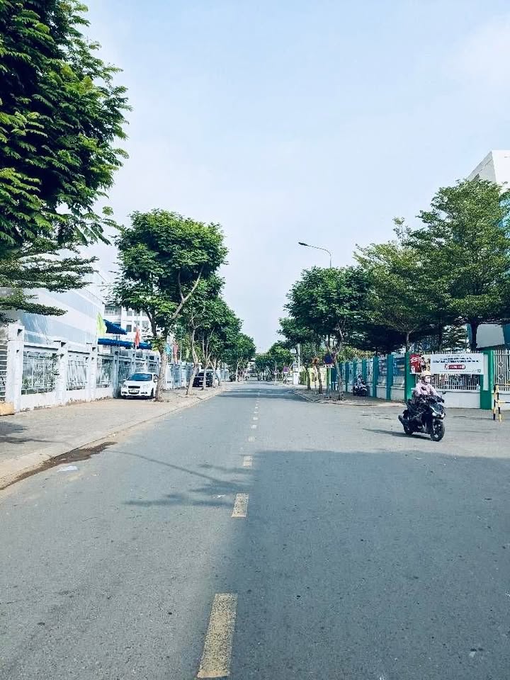 Nhà phố 3 tầng Phú Thuận Quận 7 52m² giá thỏa thuận - Kinh doanh sinh lời ổn định!