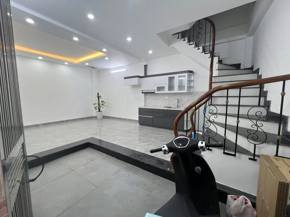 Nhà phố Đội Cấn, Ba Đình 42m² giá 10.6 tỷ - Thiết kế sang trọng, ô tô tránh
