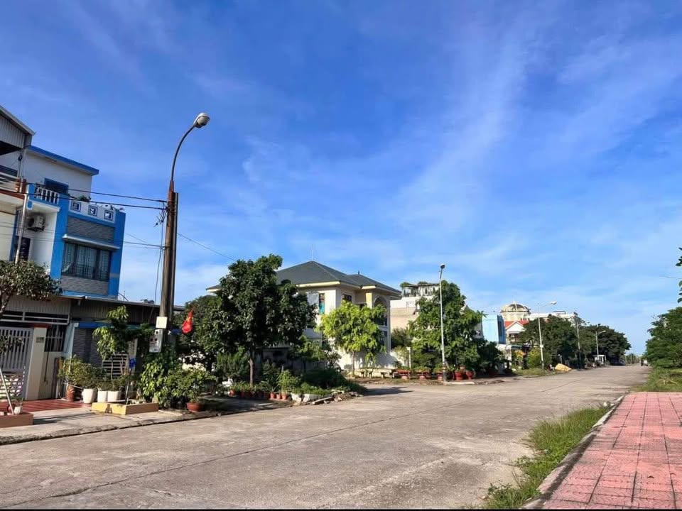 Đất nền Cẩm Bình, Cẩm Phả 100m² giá 3.25 tỷ - Cắt lỗ sâu, vị trí đẹp!