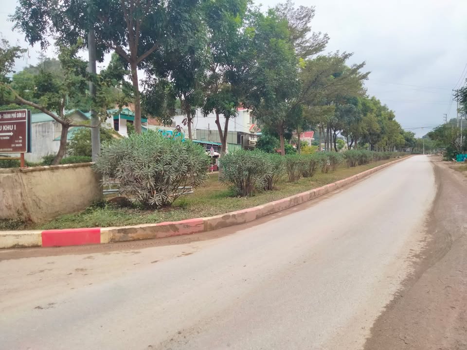 Đất vườn Chiềng Sinh, Sơn La 250m² - Mặt đường đôi 40m, giá tốt!