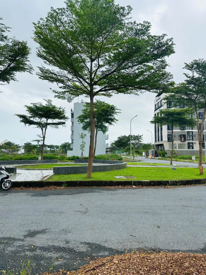 Đất Khu Đô Thị FPT Đà Nẵng 102m² giá 5 tỷ - Hướng Đông view công viên!