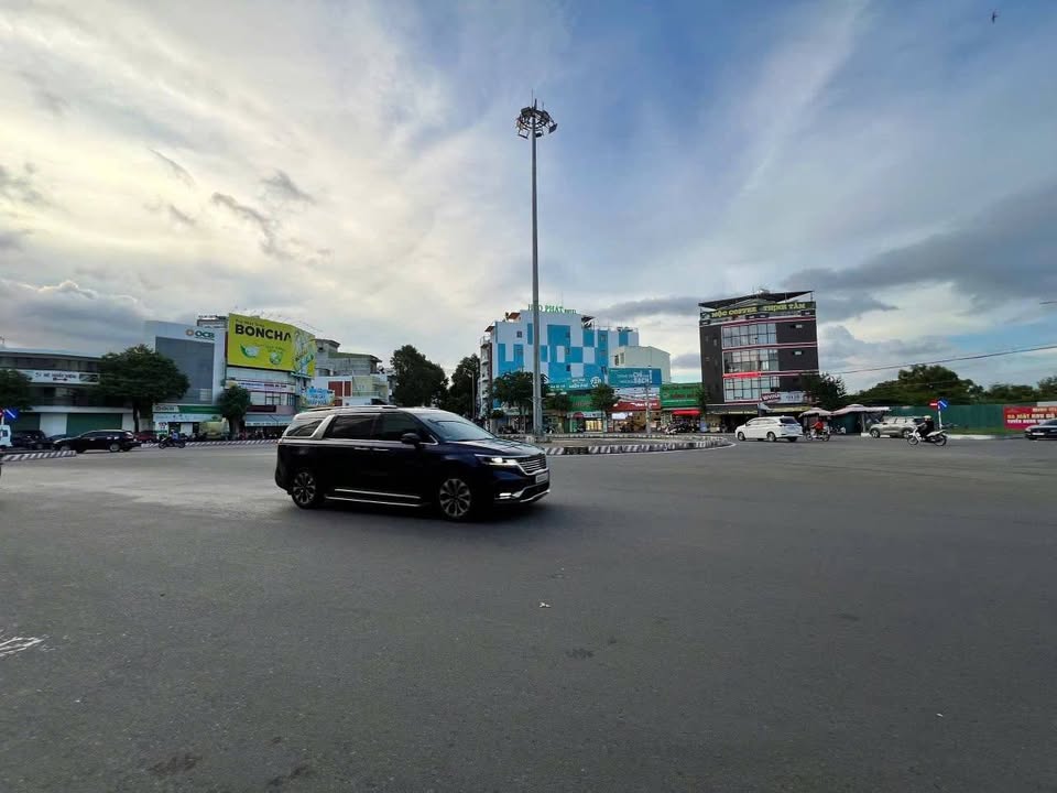 Cho thuê mặt bằng kinh doanh Nha Trang 40m² - Vị trí đắc địa ngay vòng xoay!