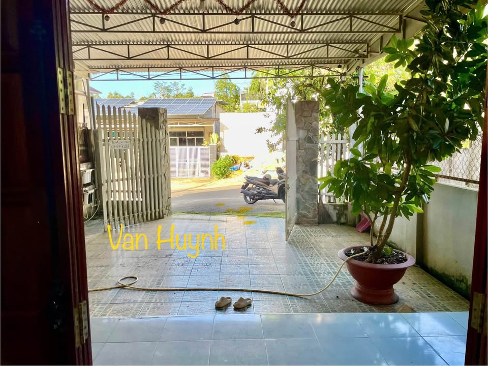 Nhà cho thuê mặt tiền đường Lam Sơn, Lộc Sơn 2 phòng - Giá thuê chỉ 5 triệu/tháng!