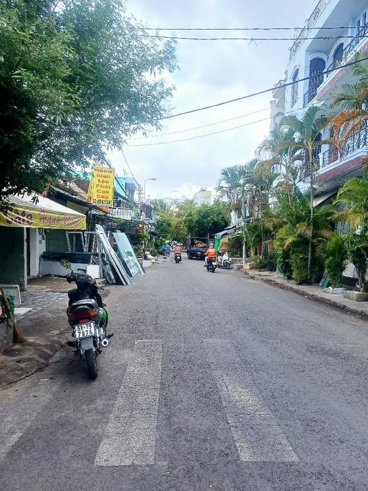 Nhà mặt tiền đường số 14 quận 7 135m² giá 5.3 tỷ - Đầu tư sinh lời ngay!