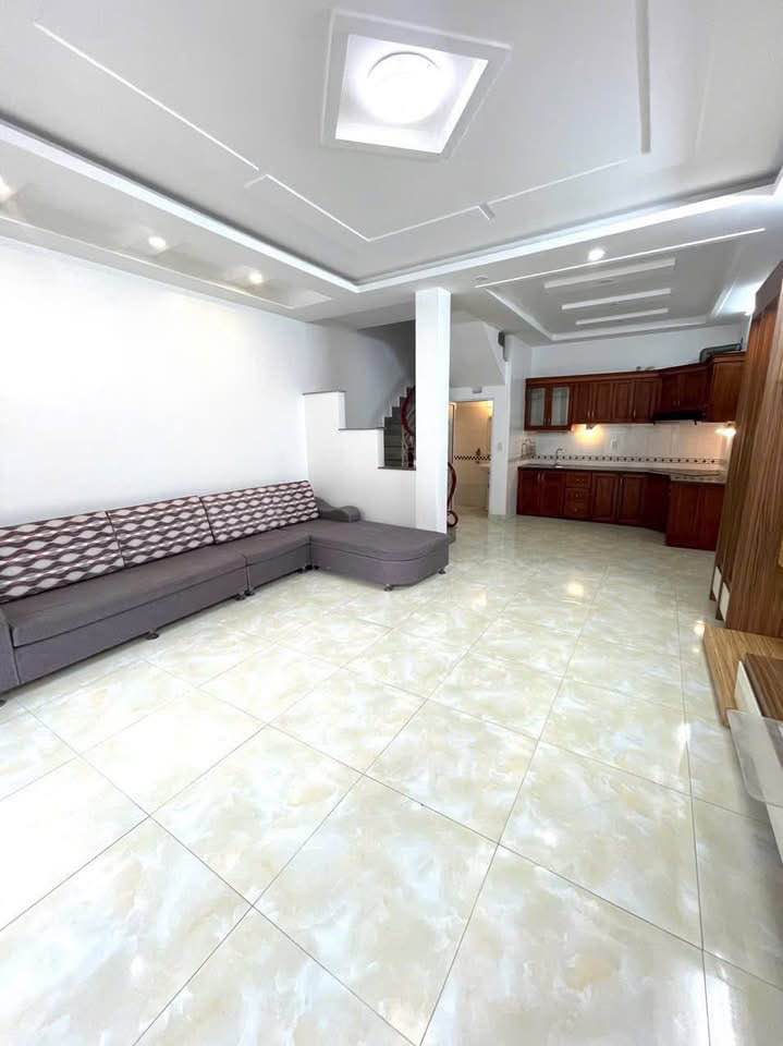 Nhà 3 tầng bán gấp tại ngõ 81 Đoàn Kết, Hải An 46m² giá 3.4 tỷ - Vị trí đẹp, tiện ích đầy đủ!