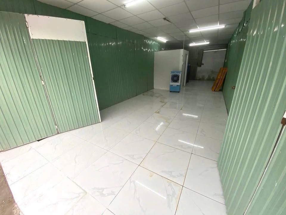 Nhà cho thuê hẻm xe tải Lê Văn Lương, Tân Phong, Quận 7 - Giá chỉ 8 triệu/tháng!