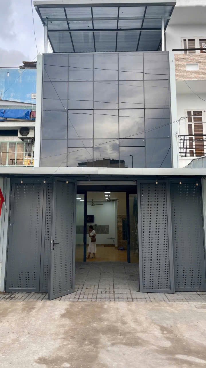 Nhà mặt tiền Nguyễn Văn Linh, Quận 7, 55m² - Kinh doanh đắc địa!