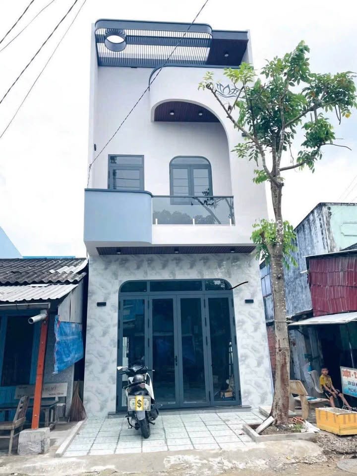 Nhà trệt lầu mặt tiền đường 30/4, Sóc Trăng, 71m² - Giảm ngay 100 triệu!