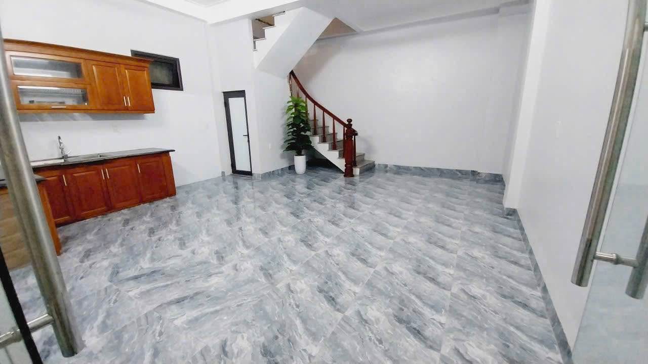 Nhà dân xây Kỳ Bá Thái Bình 40,3m² giá 2,4 tỷ - Ngõ rộng 2 xe máy tránh nhau!