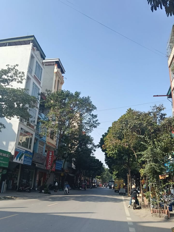 Nhà Kiến Hưng 60m² giá 15 tỷ - Nhà xây chắc chắn, gần chợ Mậu Lương!