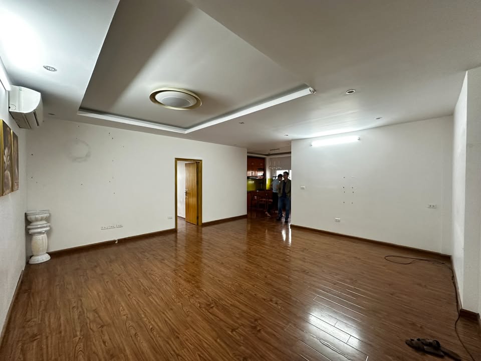 Chung cư 250 Minh Khai 113m² giá 15 triệu - Nội thất đầy đủ, sẵn sàng vào ở!