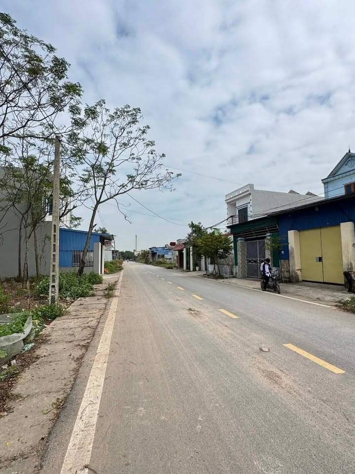 Bán đất trục xã Tân Hòa 125m² giá 2 tỷ - Vị trí đẹp, đường lớn