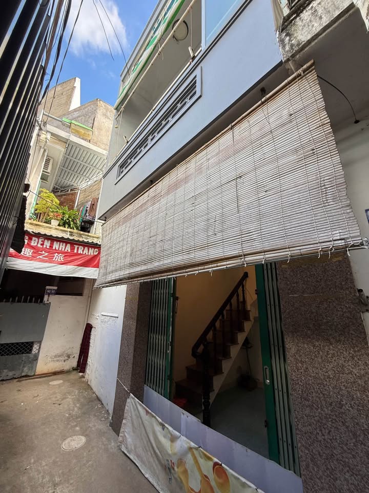 Nhà hẻm Đoàn Trần Nghiệp Nha Trang 26.1m² giá 1.5 tỷ - Cách biển chỉ 800m!