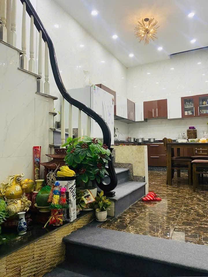 Nhà phố Triều Khúc 4 tầng 48m² giá 13.9 tỷ - Kinh doanh hiệu suất cao!